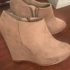 Xappeal wedge shoes size 7